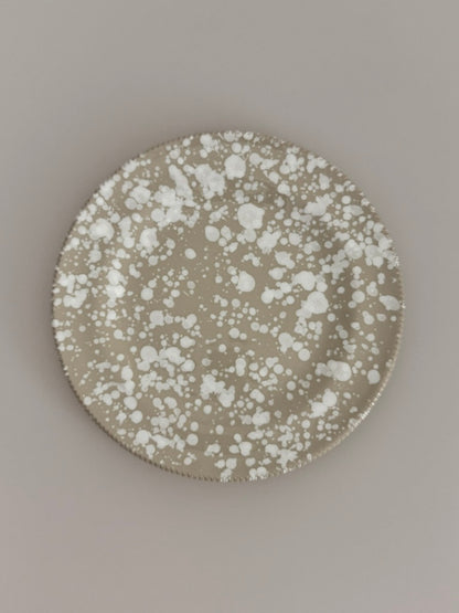 Large dinner plate in splatter