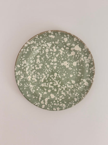 Side plate in splatter